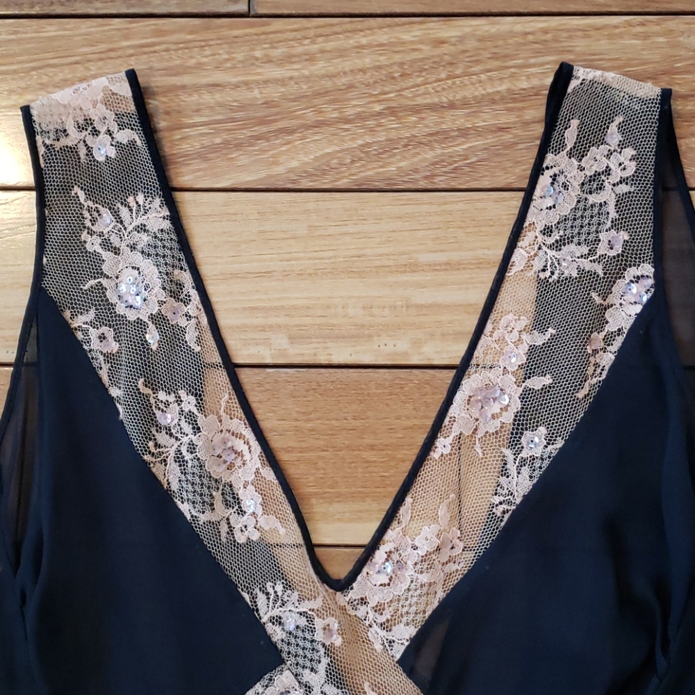 Dress - Picture 4 of 14